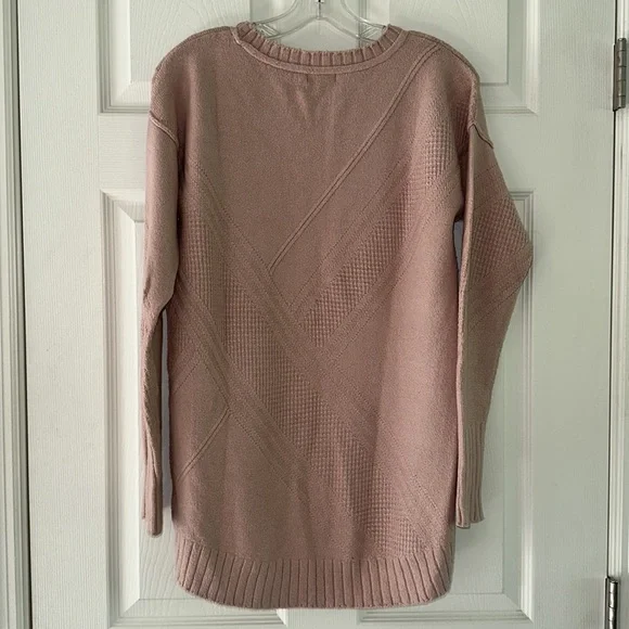 Calvin Klein pink sweater (S) - Picture 4 of 5